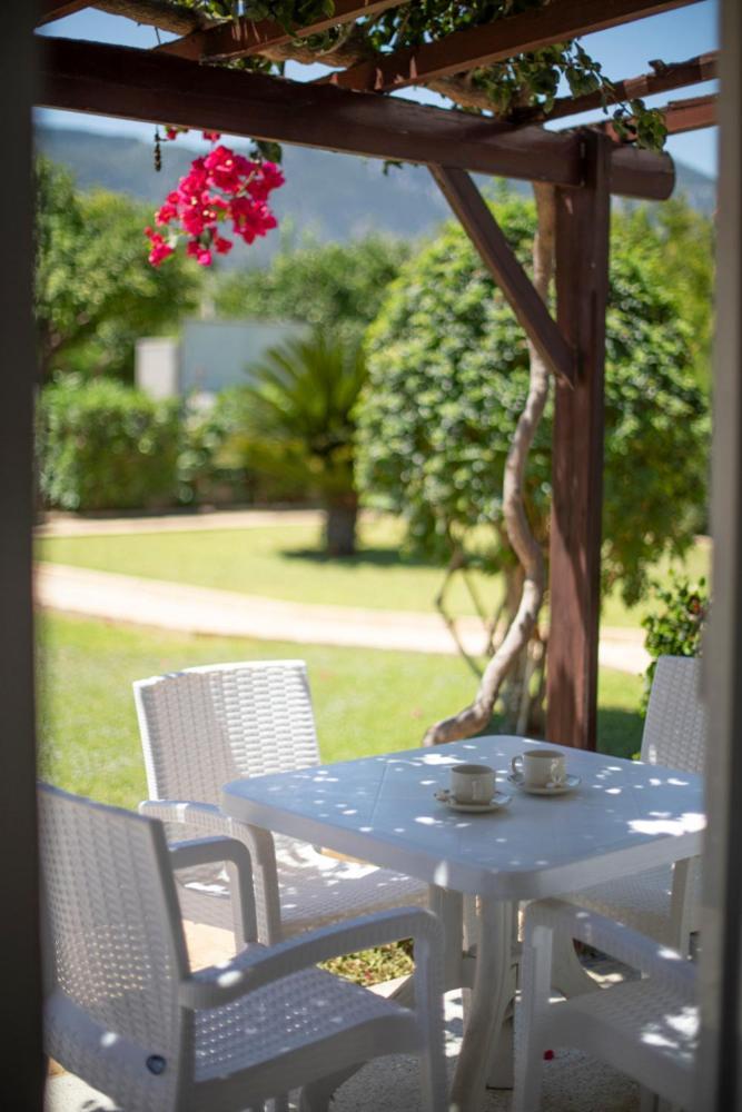 فندق Citrus Tree Gardens Karavas  المظهر الخارجي الصورة
