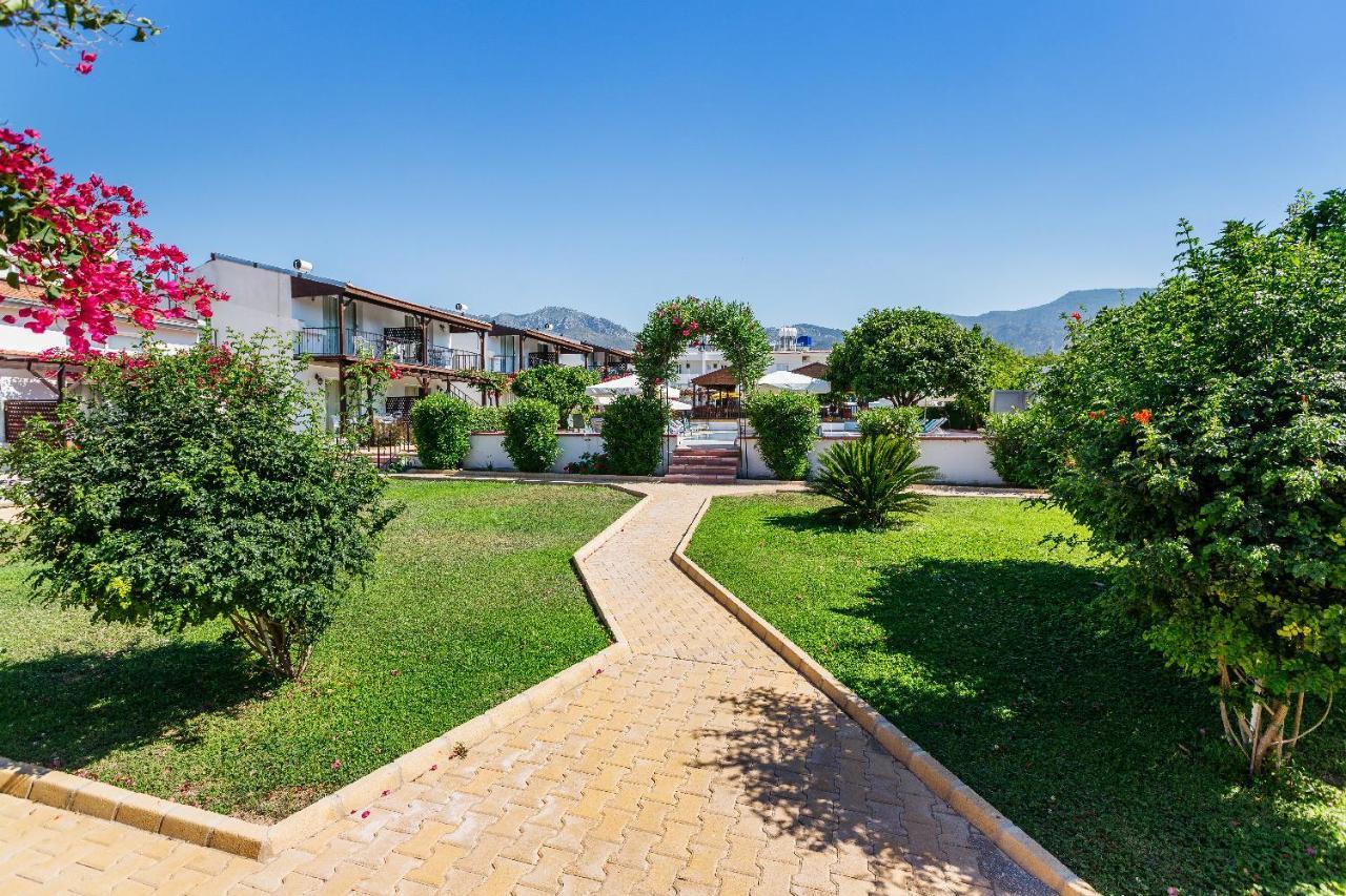 فندق Citrus Tree Gardens Karavas  المظهر الخارجي الصورة