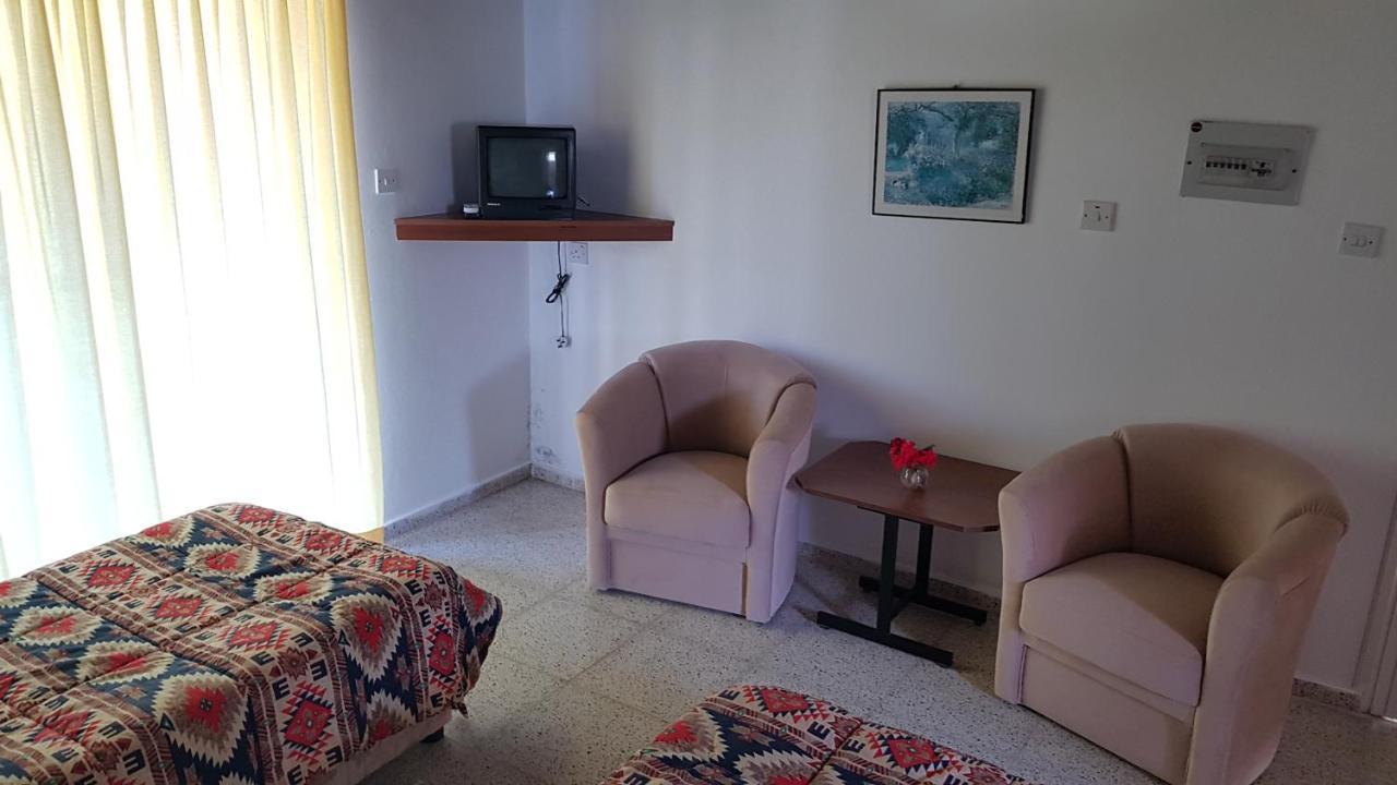 فندق Citrus Tree Gardens Karavas  المظهر الخارجي الصورة